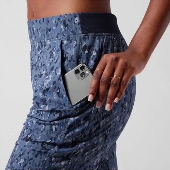 ATHLETA Brooklyn Ankle Pant on Captivate Chrome Blue - Picture 4 of 9